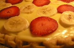 banana cream pie with strawberries